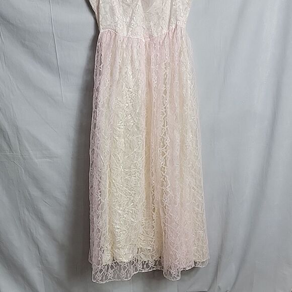 VINTAGE.. baby pink, lace dress.. prom, bridesmaids, costume.. - Picture 12 of 16